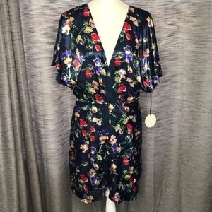 TULAROSA XL FLORAL COVER UP ROBE NWT
